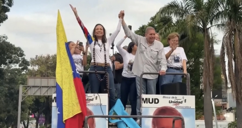 María Corina Machado junto a Edmundo González Urrutia durante la campaña presidencial venezolana de 2024. Su alianza simbolizó la unidad opositora frente al gobierno de Nicolás Maduro. ARCHIVO María Corina Machado junto a Edmundo González Urrutia durante la campaña presidencial venezolana de 2024. Su alianza simbolizó la unidad opositora frente al gobierno de Nicolás Maduro. ARCHIVO