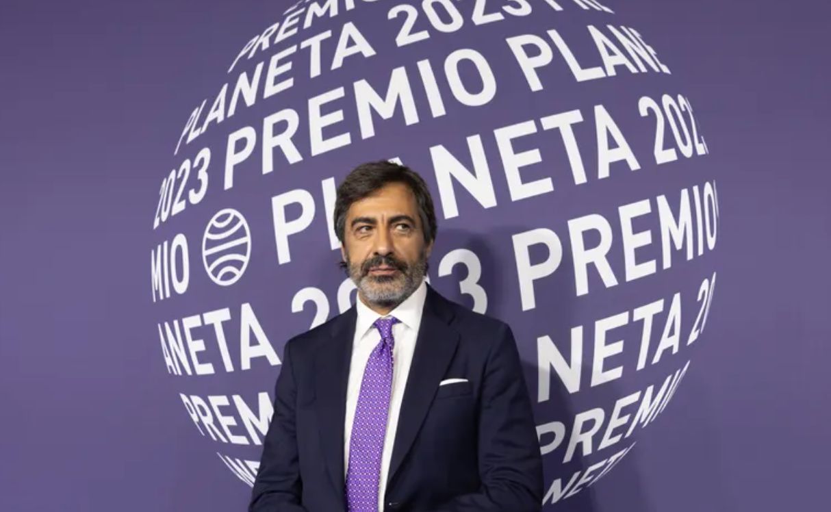 El escritor Juan del Val ha ganado el Premio Planeta 2025 con 'Vera', una historia de amor y liberación que combina crítica social y emoción romántica. GRUPO PLANETA