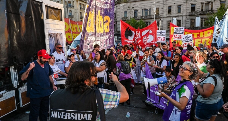 Protesta contra el veto presidencial a la Ley de Emergencia Pediátrica, en Buenos Aires. PROTOPLASMAKID Protesta contra el veto presidencial a la Ley de Emergencia Pediátrica, en Buenos Aires. PROTOPLASMAKID