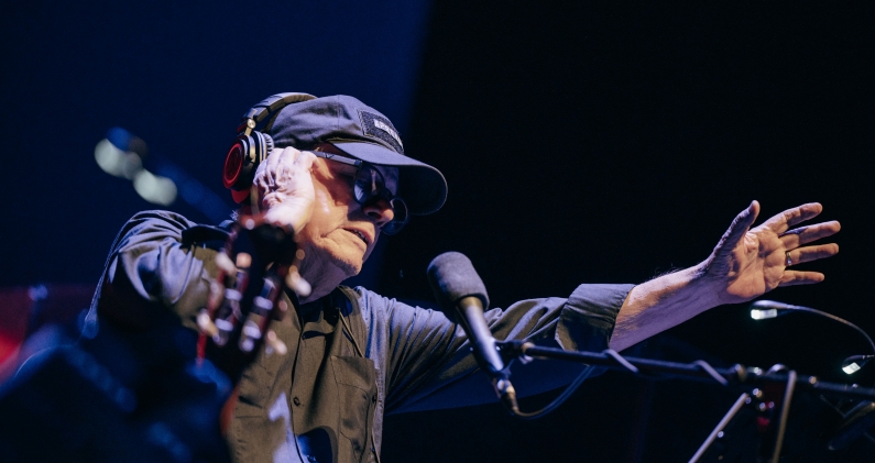 Silvio Rodríguez canta en una noche lluviosa de octubre en Buenos Aires. KALOIAN SANTOS CABRERA Silvio Rodríguez canta en una noche lluviosa de octubre en Buenos Aires. KALOIAN SANTOS CABRERA