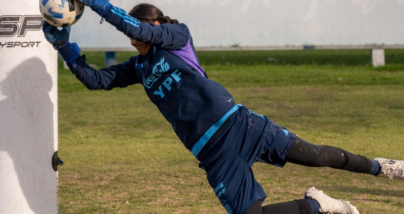 Brenda Molinas, arquera de la Selección Argentina juvenil. CORTESÍA