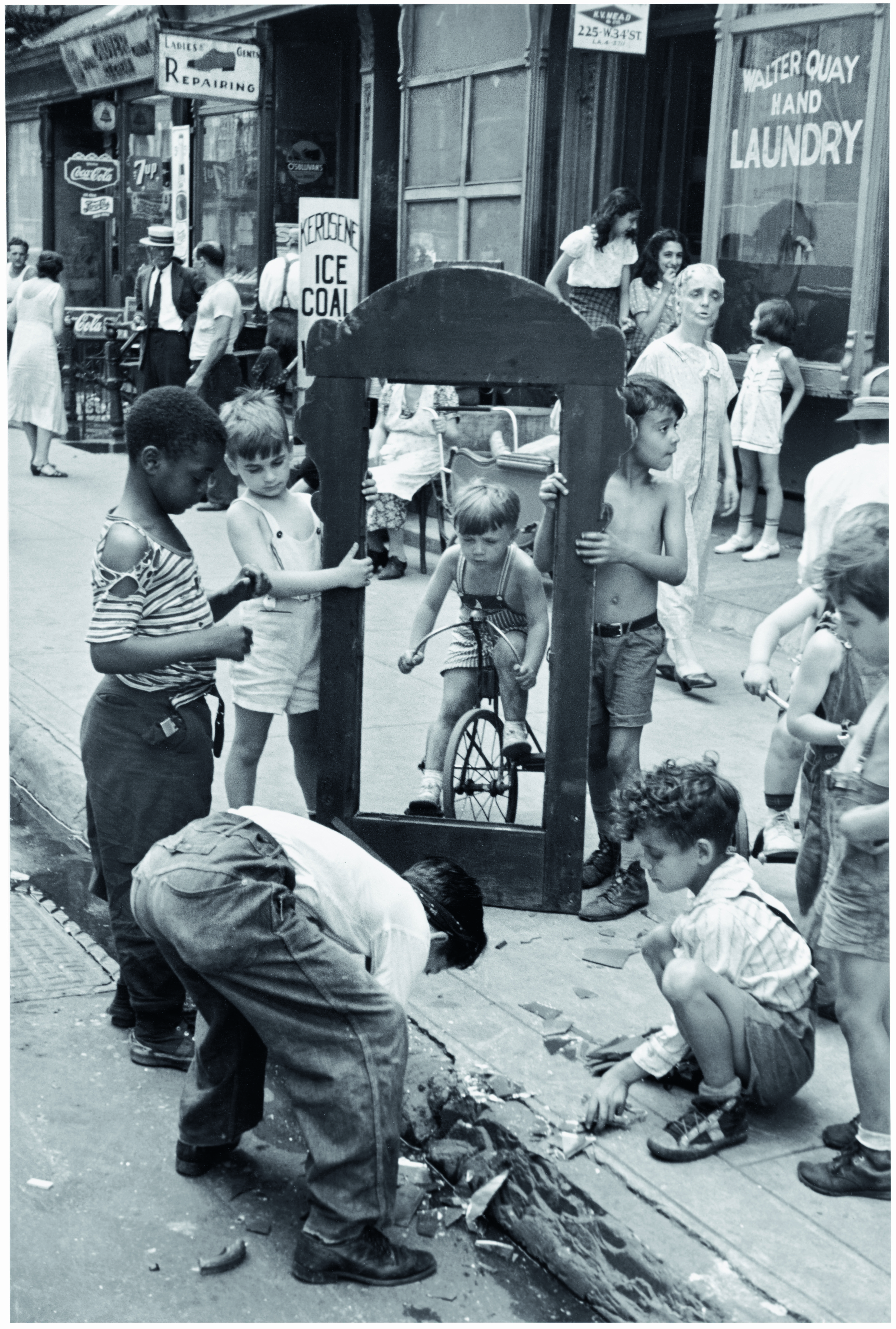 Nueva York, Estados Unidos, 1940.Helen Levitt Nueva York, Estados Unidos, 1940.Helen Levitt