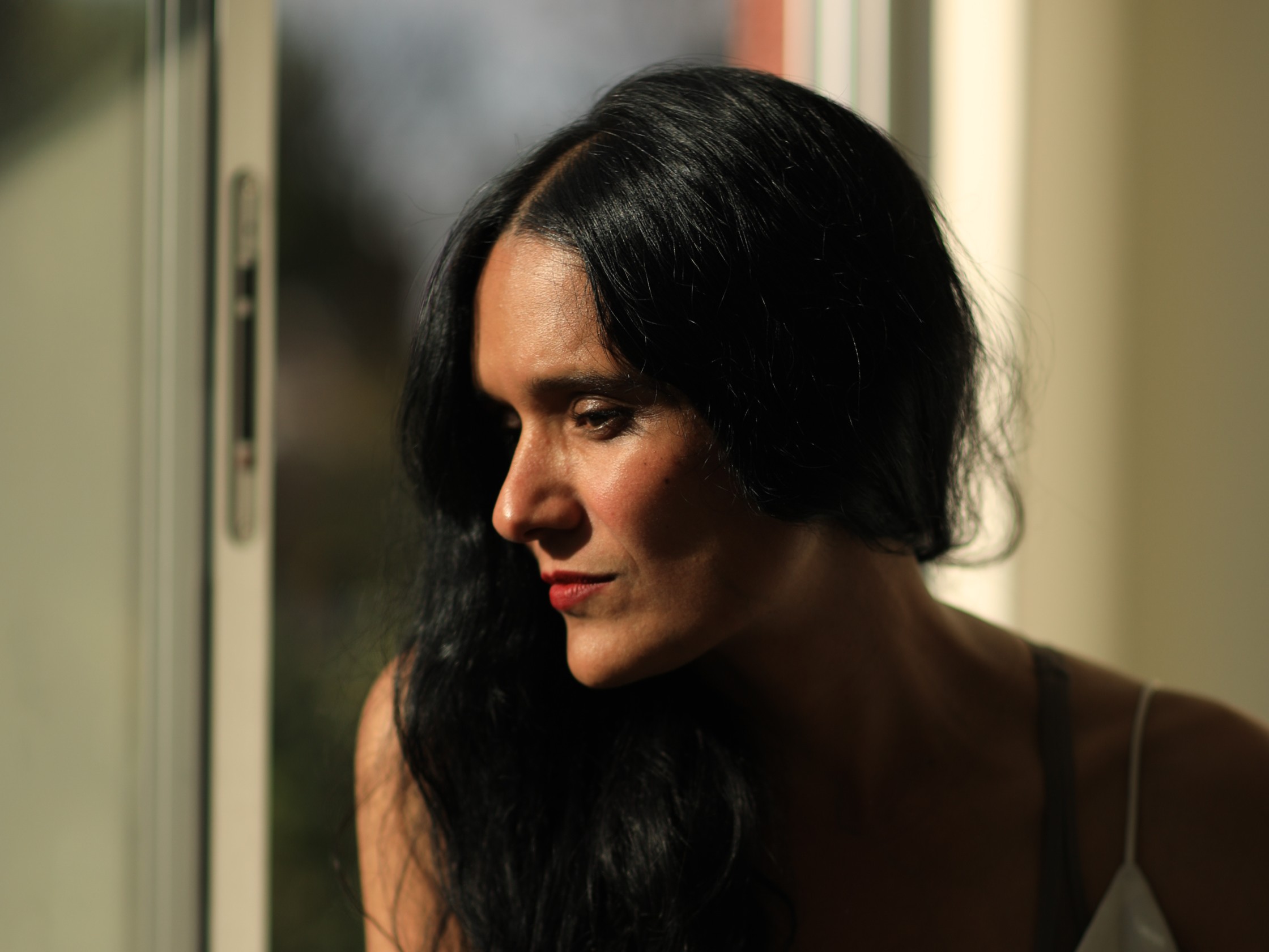 La escritora Alma Delia Murillo aborda en su nuevo libro el impacto humano de las desapariciones en México. ANA HOP