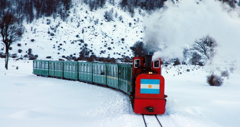 El Tren del Fin del Mundo atravesando el Parque Nacional Tierra del Fuego. CORTESÍA El Tren del Fin del Mundo atravesando el Parque Nacional Tierra del Fuego. CORTESÍA