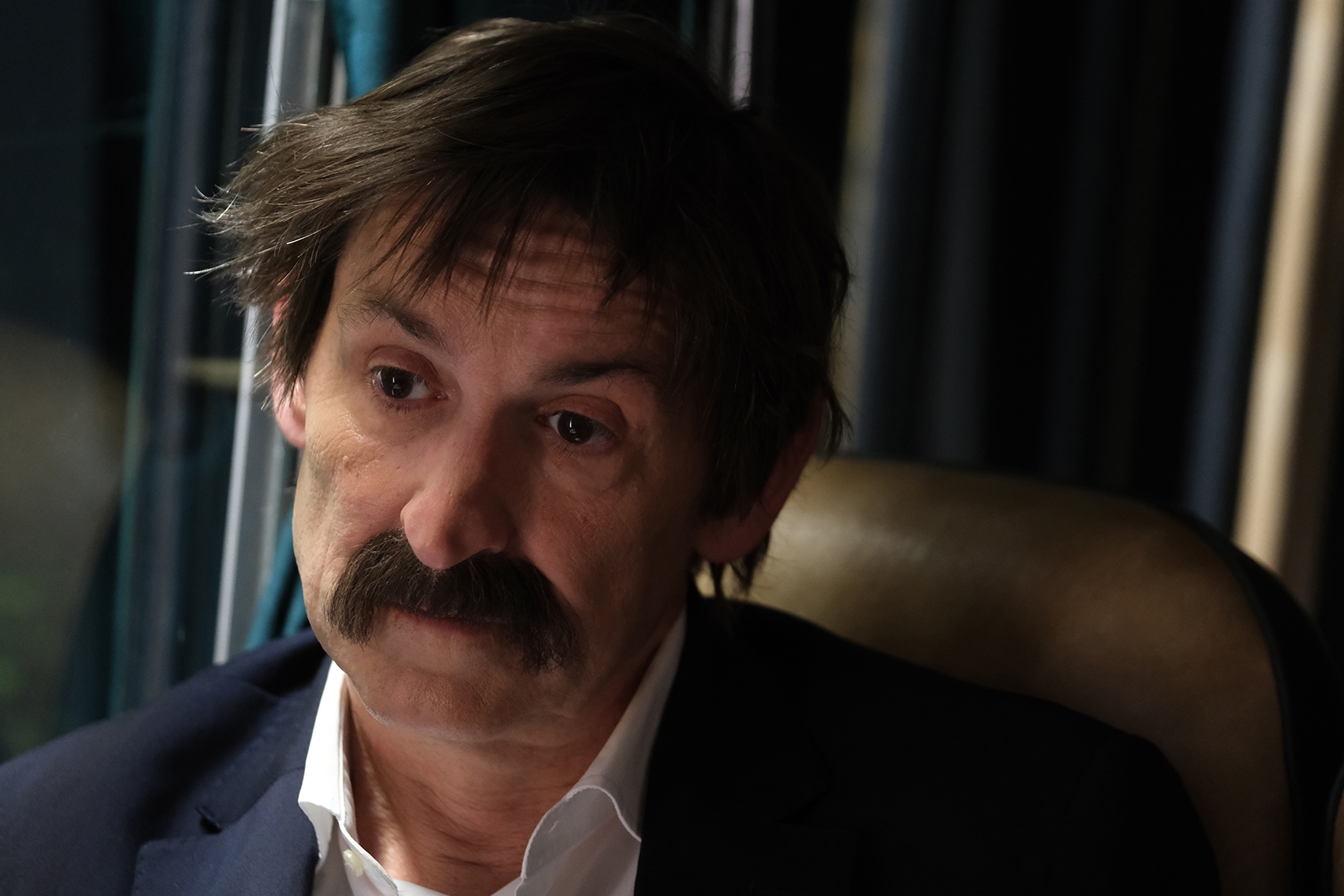 Albert Pla durante el rodaje de 'Emergency Exit', el nuevo largometraje de Lluís Miñarro. CORTESÍA