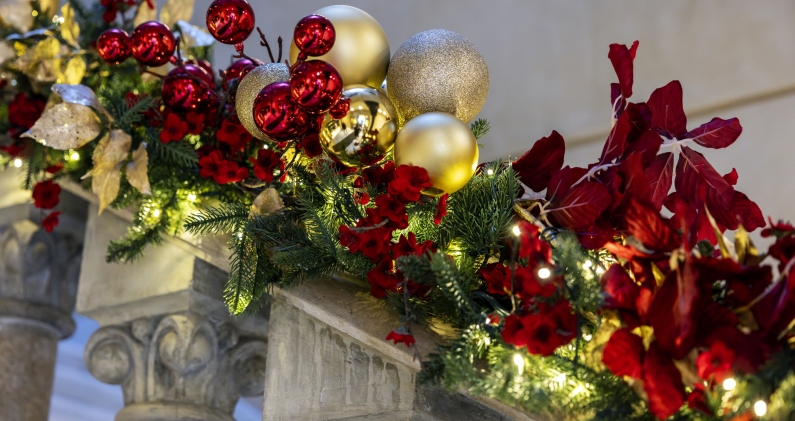El Monument Hotel se viste de Navidad para acompañar sus propuestas gastronómicas durante las fiestas. MÉSQHOTELS