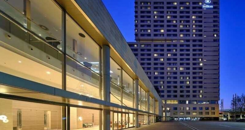 El Hilton Diagonal Mar Barcelona celebra las fiestas con una propuesta gastronómica especial. MÉSQHOTELS