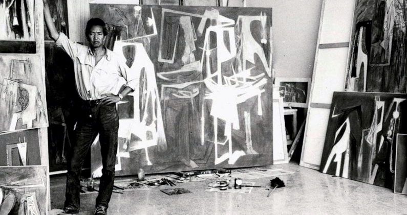 Wifredo Lam en su estudio, una de las figuras centrales del arte cubano moderno. WIKIMEDIA Wifredo Lam en su estudio, una de las figuras centrales del arte cubano moderno. WIKIMEDIA