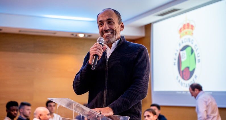 Sebastián Ceria, al frente del Racing de Santander, en una jornada institucional del club. CEDIDA