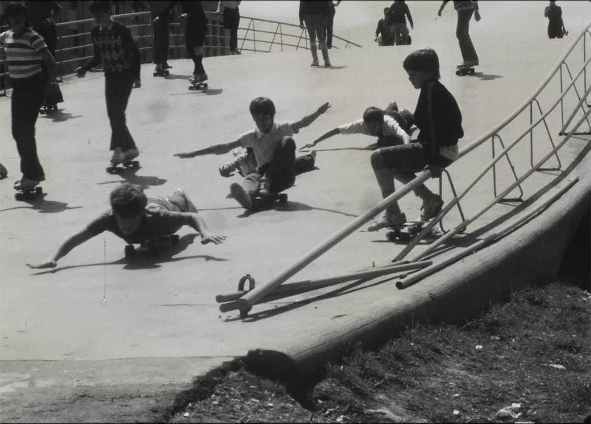 Escena cotidiana registrada por la televisión durante la dictadura, recuperada en 'LS83', de Herman Szwarcbart. CORTESÍA