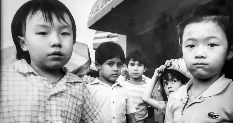 Niños de familias chinas y mexicanas en el centro de Mexicali, testimonio de una historia compartida. VM-C Niños de familias chinas y mexicanas en el centro de Mexicali, testimonio de una historia compartida. VM-C