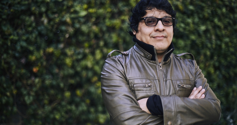 Luis Alvarado se formó como oyente en la efervescente escena alternativa limeña de los años noventa. DANIELA SÁNCHEZ Luis Alvarado se formó como oyente en la efervescente escena alternativa limeña de los años noventa. DANIELA SÁNCHEZ