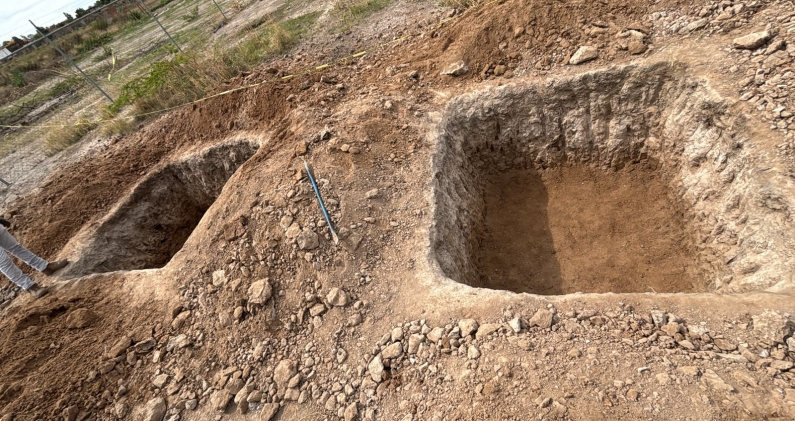 Fosas excavadas para un ejercicio forense de simulación en el campo experimental de Cajititlán, Jalisco. CEDIDA