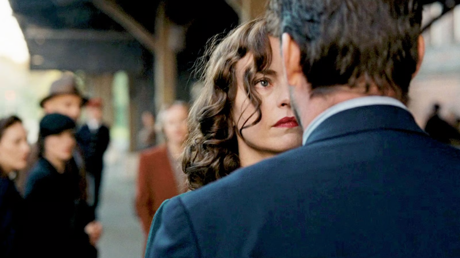 El director alemán Christian Petzold retrata en 'Phoenix' el regreso de una superviviente de Auschwitz a una Alemania incapaz de mirar a sus víctimas. CORTESÍA