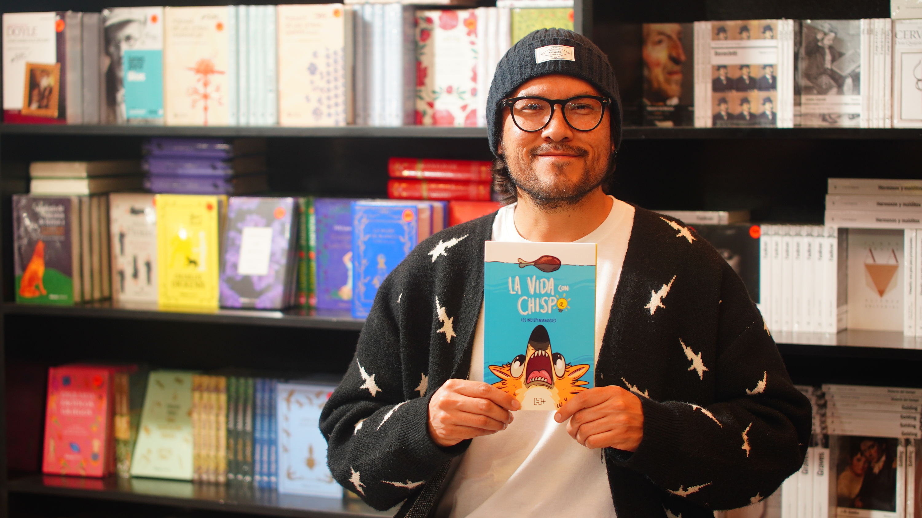 El dibujante mexicano Arturo Trejo, creador de 'Los Indispensables', da el salto a la novela gráfica con 'La vida con Chispa', de tono íntimo y autobiográfico. CORTESÍA