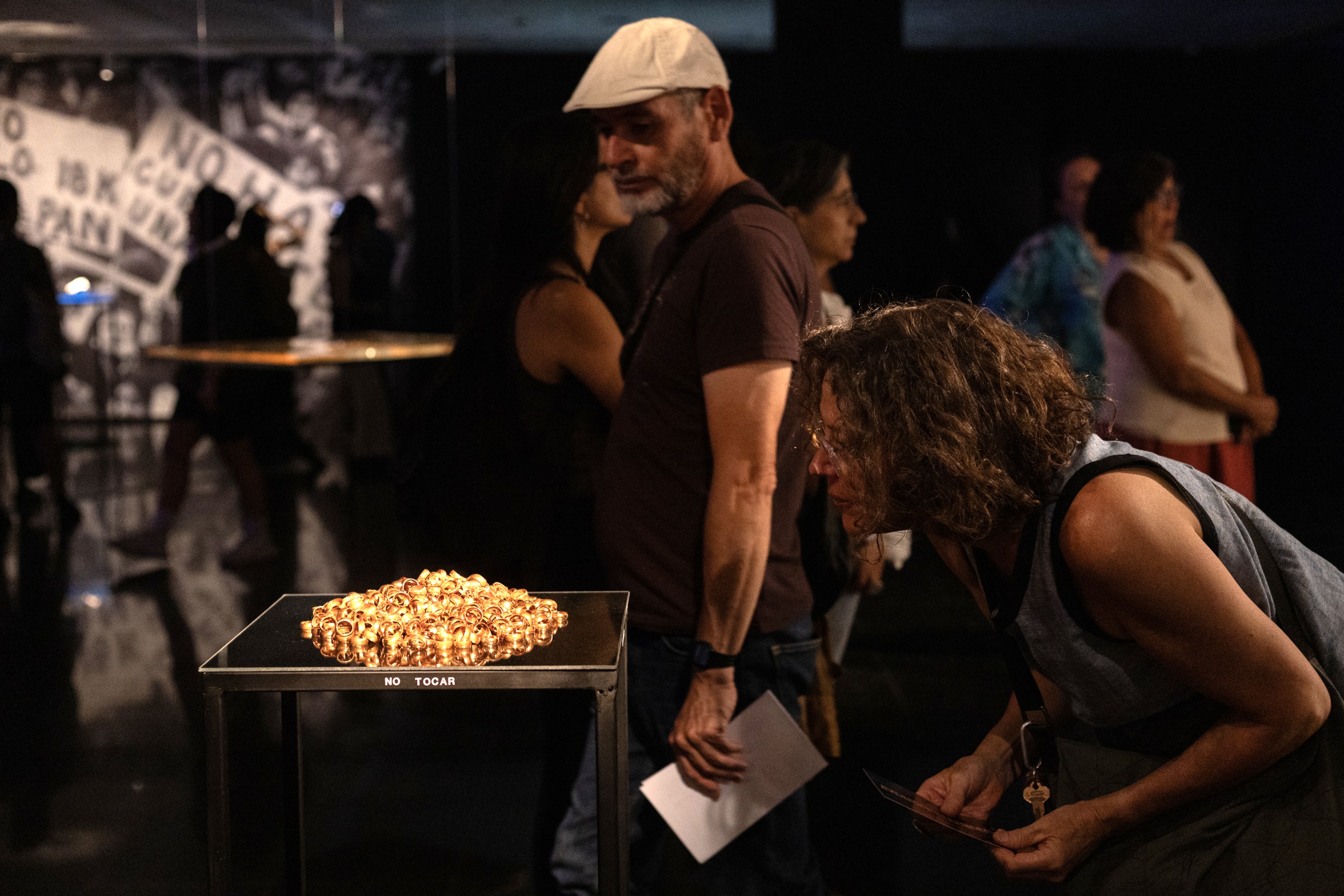 La muestra de Milena Moena en el Museo de la Memoria y los Derechos Humanos de Santiago revisa la campaña “Comprométase con Chile”. RAYEN LUNA SOLAR