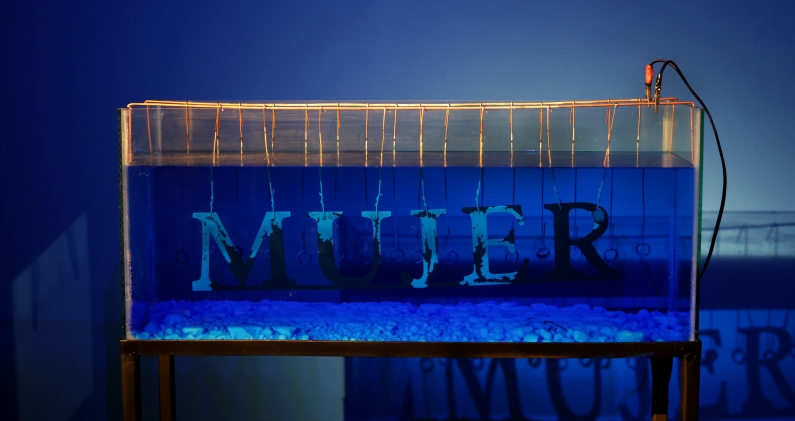 La campaña apeló a las mujeres para donar joyas y argollas en nombre de la reconstrucción nacional. RAYEN LUNA SOLAR