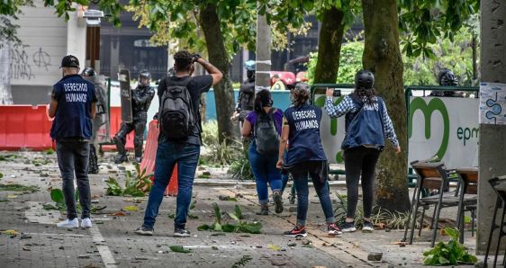 Defensores de Derechos Humanos, el 28 de abril 2021, en Medellín. FLICKR/HUMANO SALVAJE CON LICENCIA CC BY-SA 2.0