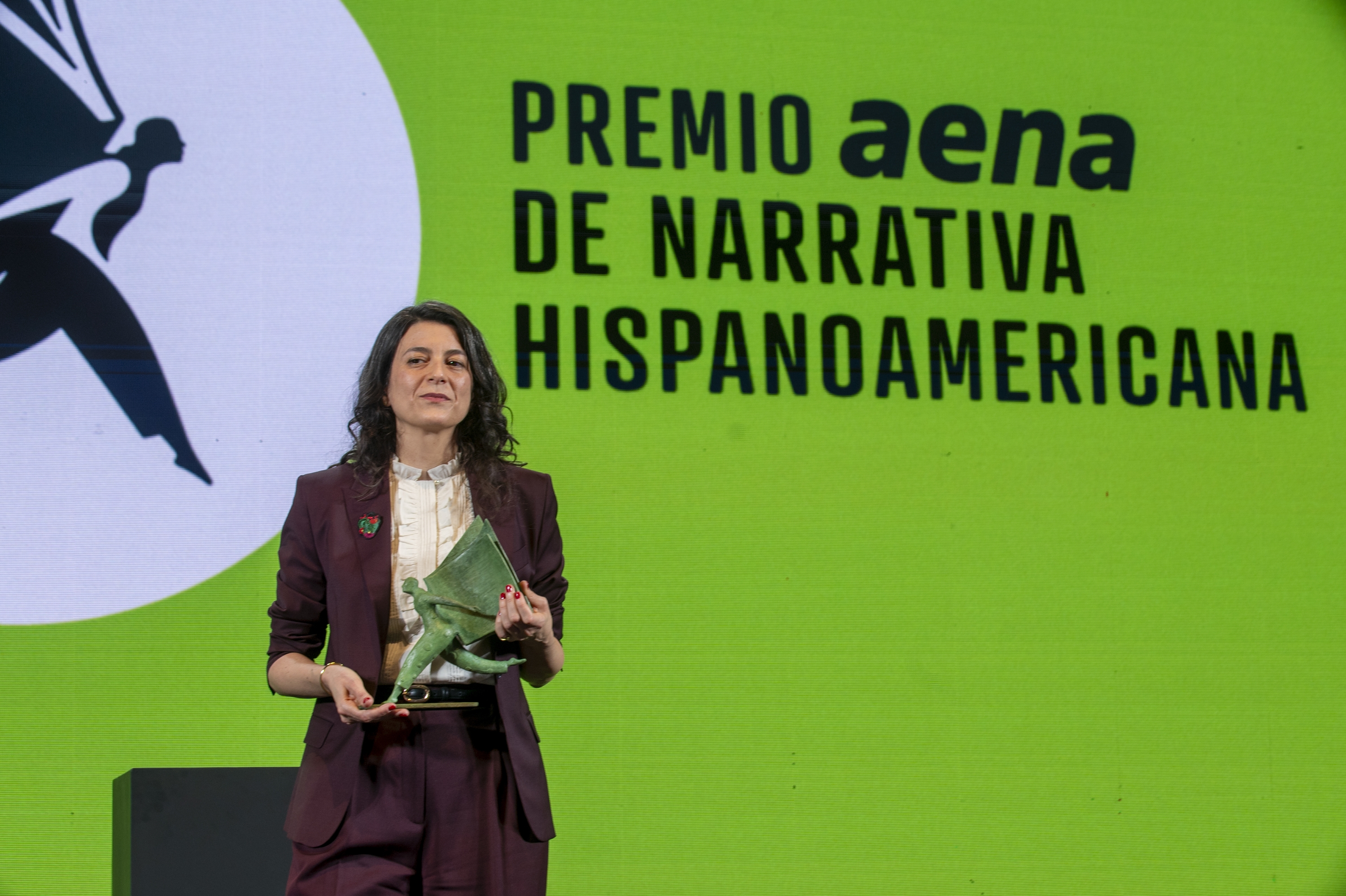 Samanta Schweblin tras recibir el premio AENA de Narrativa Hispanoamericana por 'El buen mal'. AENA