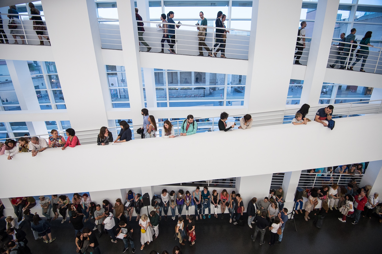 El MACBA de Barcelona refleja el papel de los museos en la transformación cultural y urbana de España. MACBA