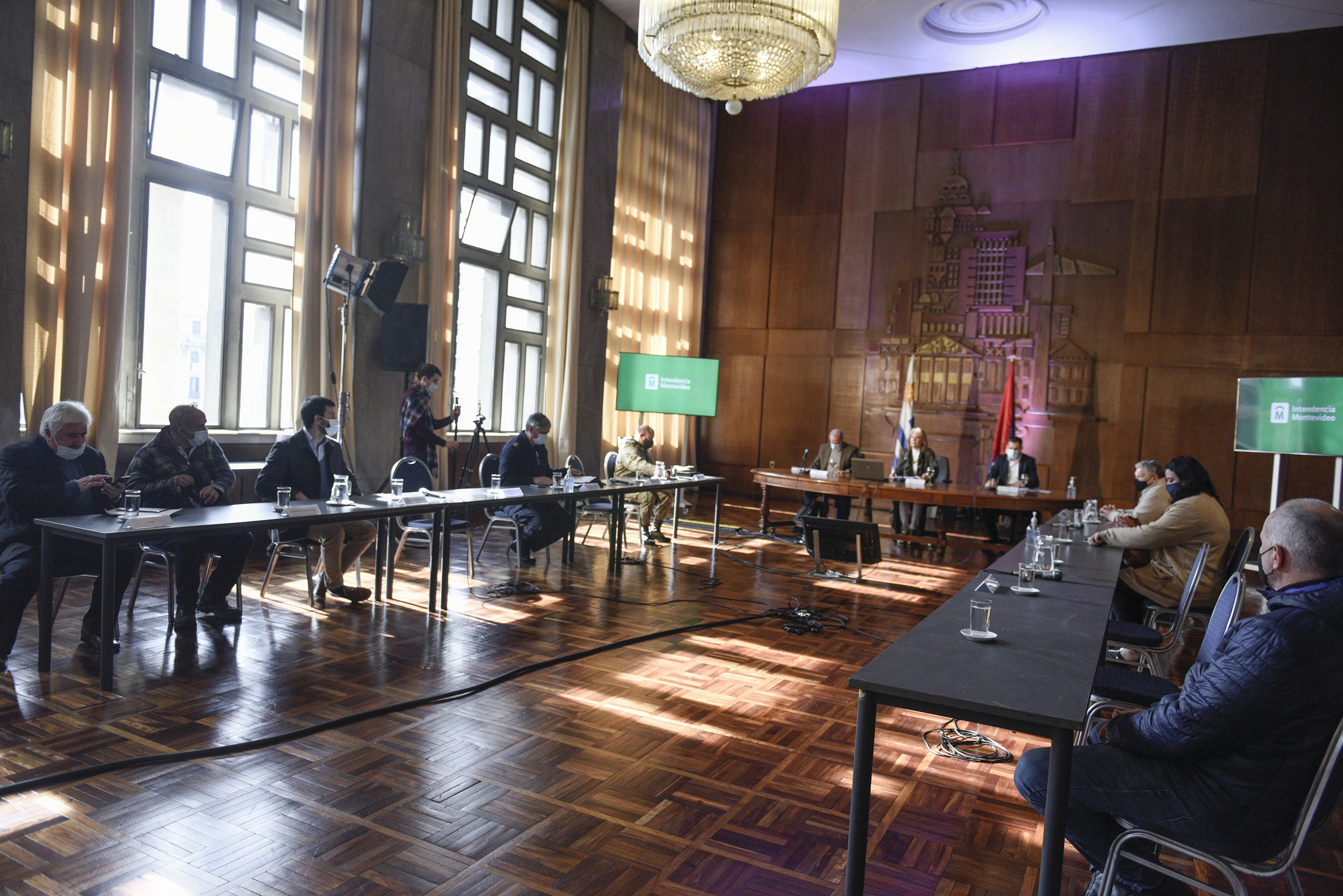 El Comité Departamental de Emergencias en Montevideo, reunido durante la pandemia. VERÓNICA CABALLERO El Comité Departamental de Emergencias en Montevideo, reunido durante la pandemia. VERÓNICA CABALLERO