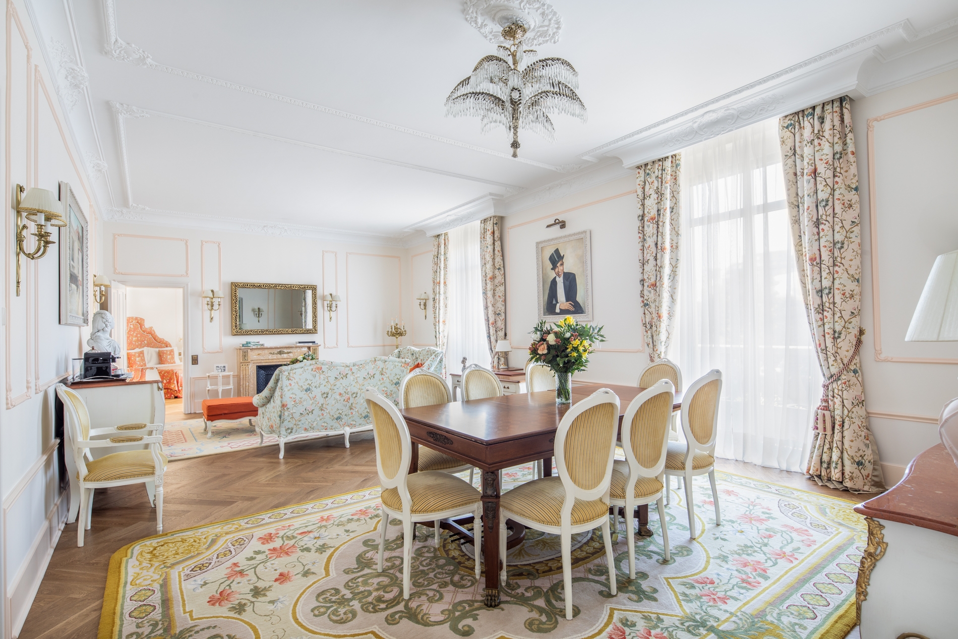 Una de las Art Suites de El Palace Barcelona Hotel, inspirada en Joséphine Baker, figura estrechamente vinculada a la historia del hotel. CORTESÍA. Una de las Art Suites de El Palace Barcelona Hotel, inspirada en Joséphine Baker, figura estrechamente vinculada a la historia del hotel. CORTESÍA.