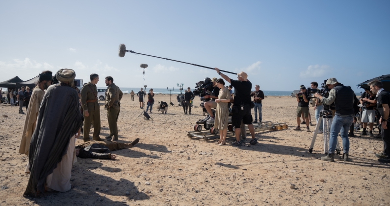'Desierto', la película dentro de 'El ser querido', se ambienta en el Sáhara español antes de la Guerra Civil. MARÍA HERAS 'Desierto', la película dentro de 'El ser querido', se ambienta en el Sáhara español antes de la Guerra Civil. MARÍA HERAS