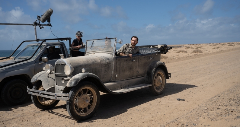 El coche de época utilizado en una de las escenas de 'El ser querido' en Fuerteventura. MARÍA HERAS El coche de época utilizado en una de las escenas de 'El ser querido' en Fuerteventura. MARÍA HERAS