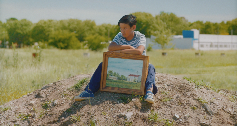 Milo Barría, protagonista de 'El tren fluvial', en una escena de la película. CINCO RAYOS Milo Barría, protagonista de 'El tren fluvial', en una escena de la película. CINCO RAYOS