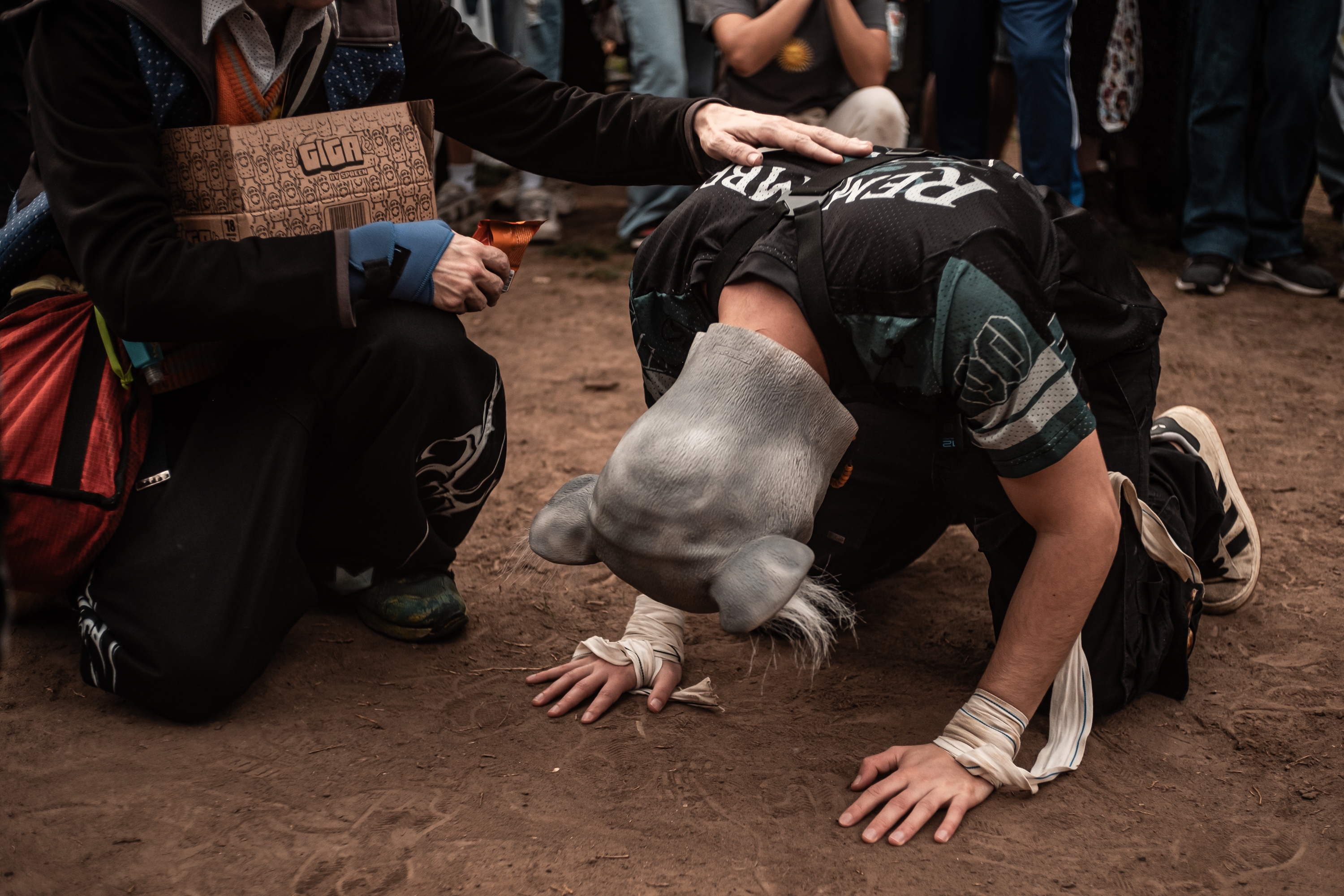 Koala, caracterizado para su duelo con Indiana Jones, tras participar en una de las batallas de aura. DANIELLA FERNÁNDEZ Koala, caracterizado para su duelo con Indiana Jones, tras participar en una de las batallas de aura. DANIELLA FERNÁNDEZ