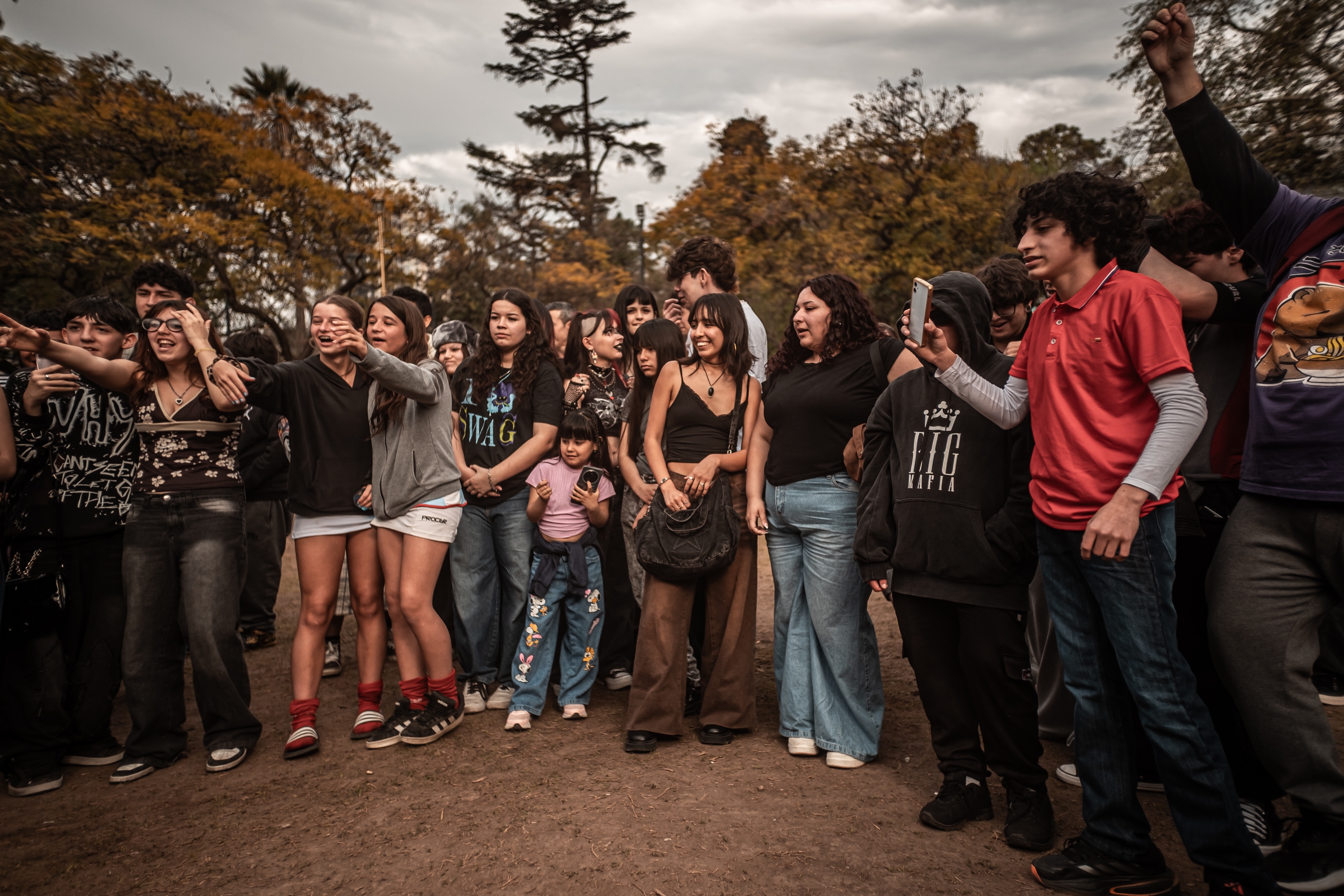 El público sigue una batalla de farmear aura, donde el jurado valora el magnetismo de los participantes. DF El público sigue una batalla de farmear aura, donde el jurado valora el magnetismo de los participantes. DF