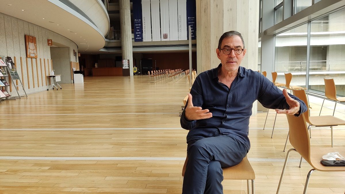 El director escénico barcelonés Àlex Ollé, en el New National Theatre de Tokio. JOSEP SOLANO