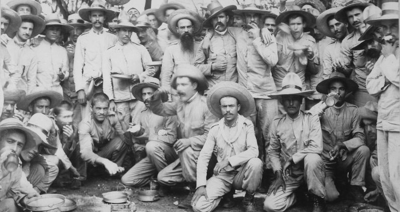 Prisioneros de guerra españoles en Manila, hacia 1898. GREELY COLLECTION