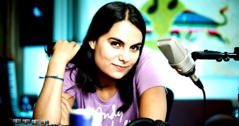 La escritora mexicana Elvira Liceaga, en un estudio radiofónico. PANAMÉRIKA La escritora mexicana Elvira Liceaga, en un estudio radiofónico. PANAMÉRIKA