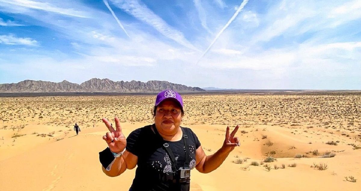 La geofísica mexicana María Salguero, creadora de un mapa que rastrea los feminicidios en su país, en el desierto del Altar. M.S.