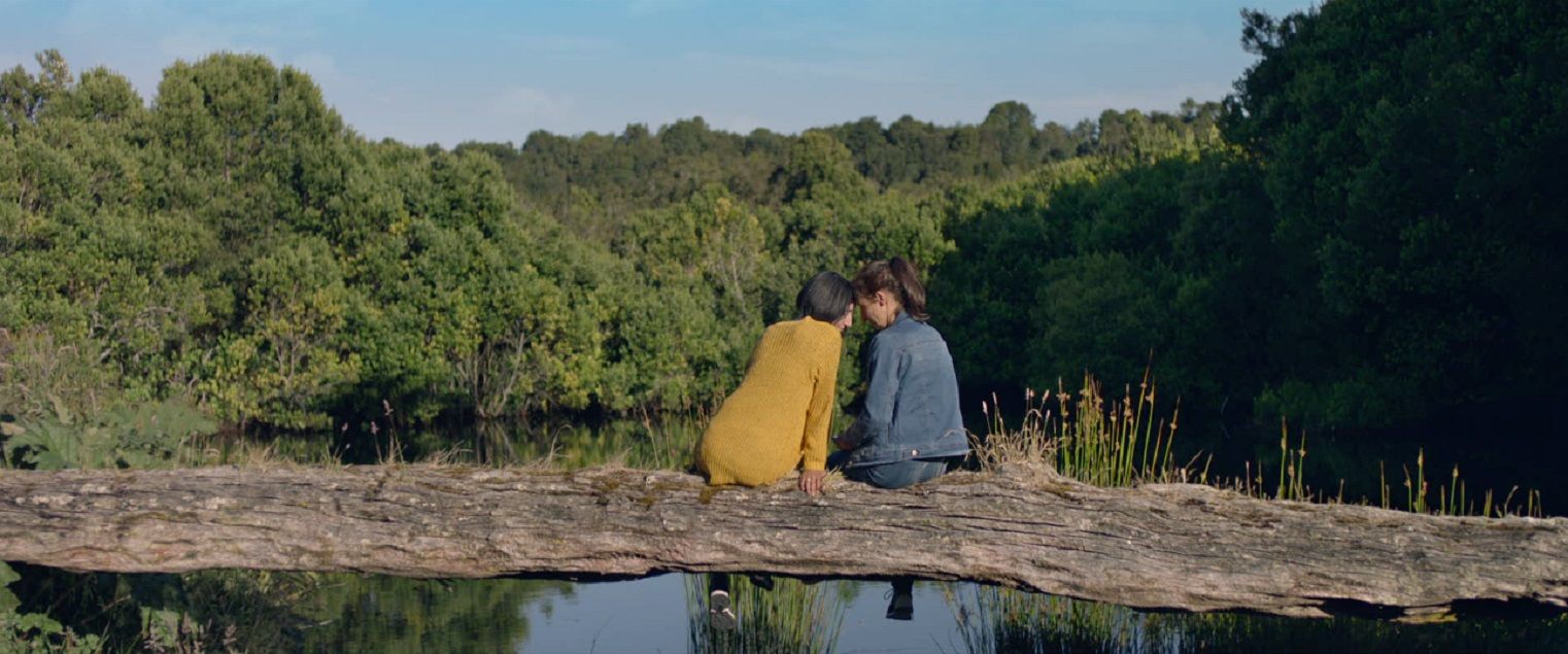 Julieta Figueroa y Amparo Noguera, en una escena del película 'Vendrá la muerte y tendrá tus ojos', de José Luis Torres Leiva. PUENTES DE CINE