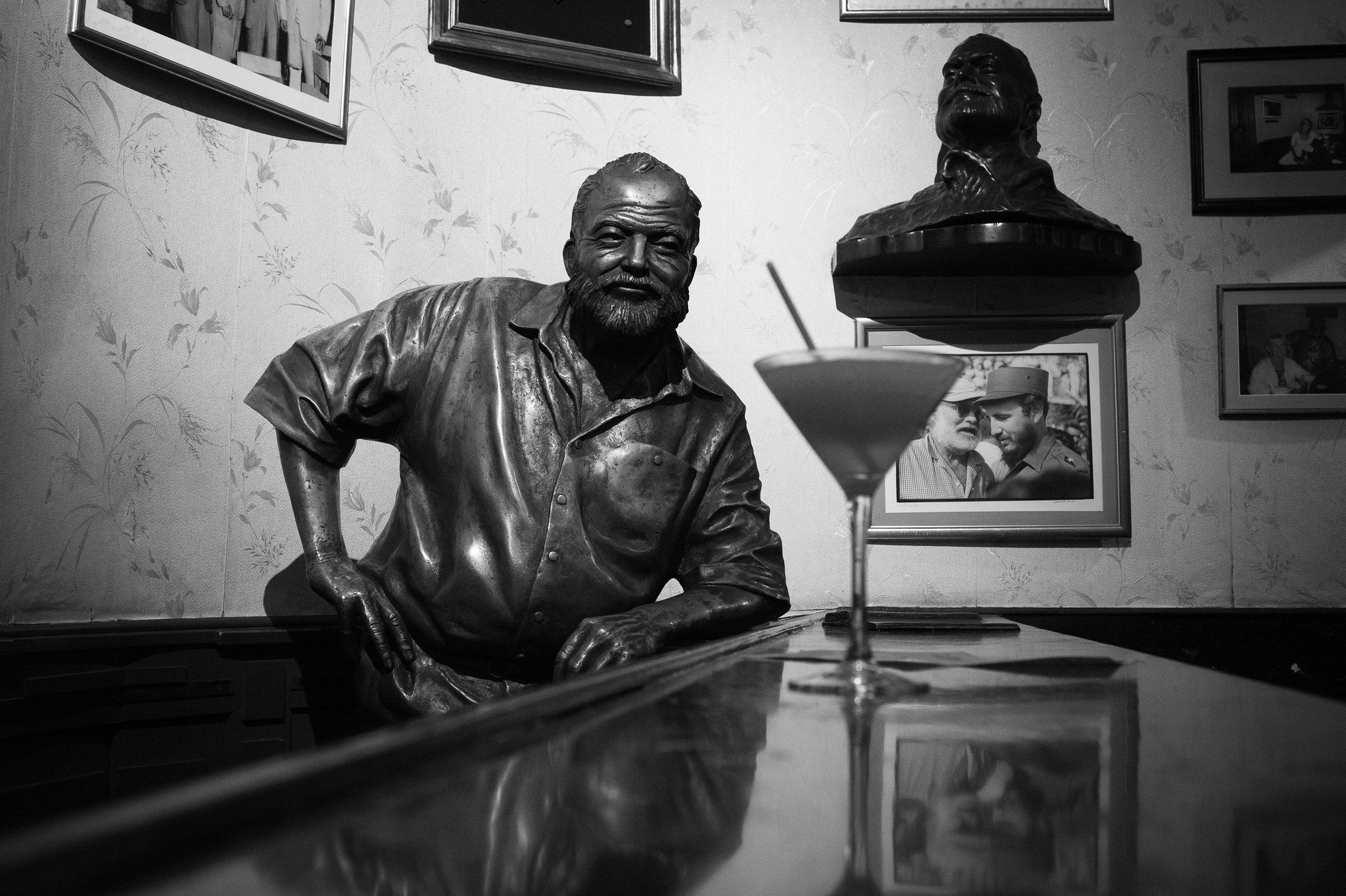 Escultura de Hemingway en el bar El Floridita de La Habana, Cuba. FLICKR/FRANCK VERVIAL CC BY-NC-ND 2.0