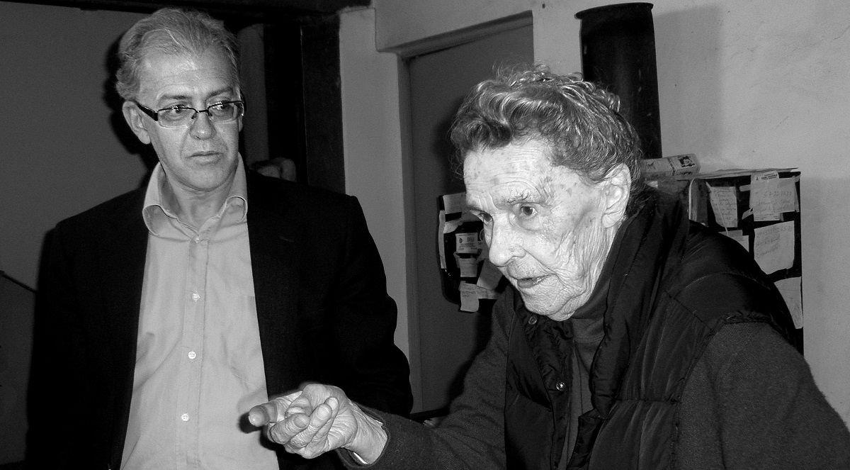  Javier Martín-Domínguez y Leonora Carrington, en casa de la pintora en México, en 2006. PAZ BILBAO