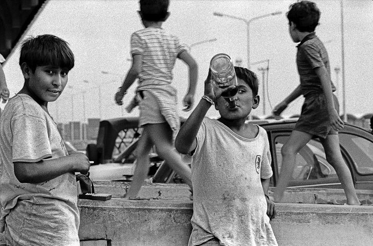 'Los chicos del Mercado Central de Buenos Aires', Alicia Sanguinetti (1989). ARCHIVO HEINRICH SANGUINETTI
