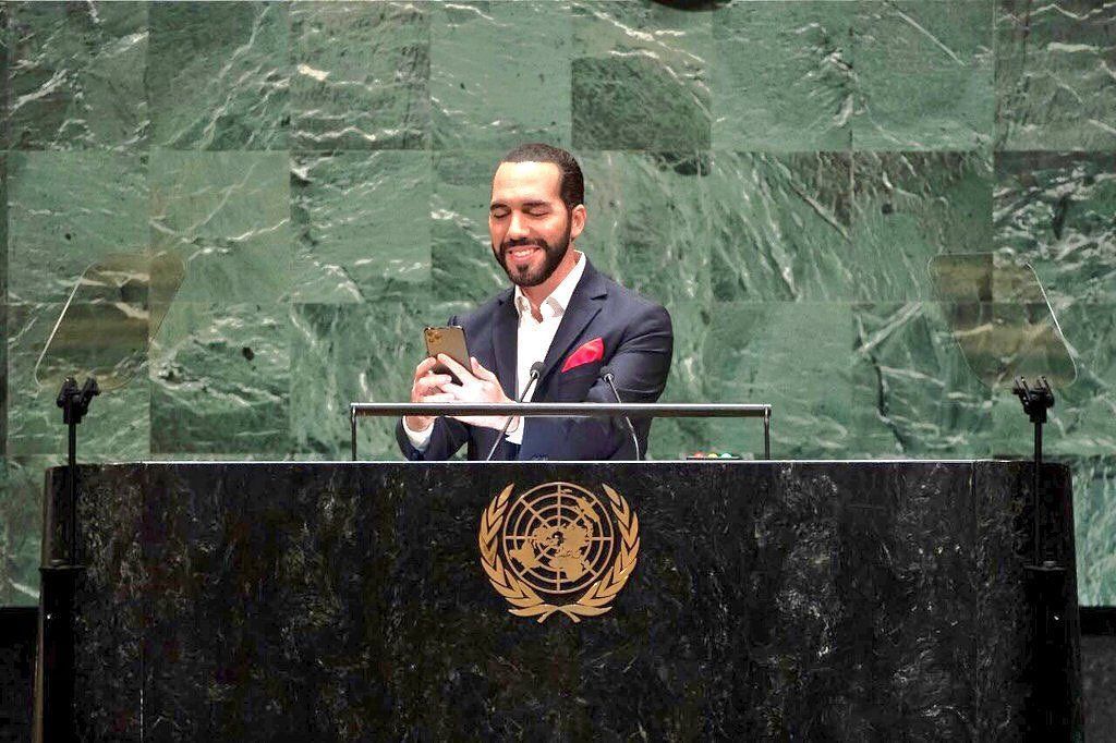 Bukele, haciéndose una foto en la Asamblea General de las Naciones Unidas, en 2019. PRESIDENCIA EL SALVADOR