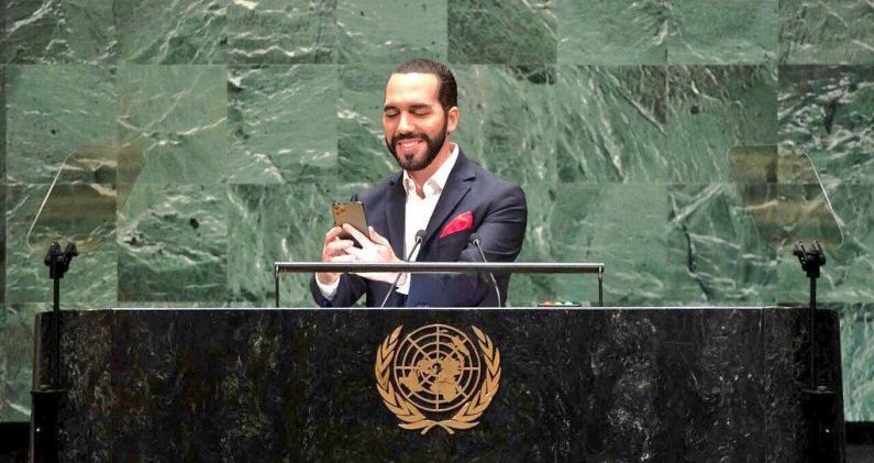Bukele, haciéndose una foto en la Asamblea General de las Naciones Unidas, en 2019. PRESIDENCIA EL SALVADOR