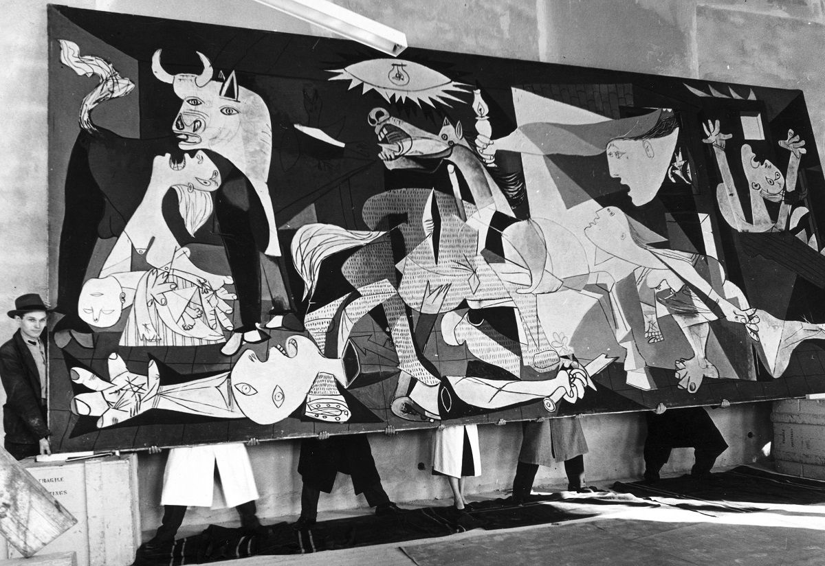 El 'Guernica' de Picasso, en el Moderna Museet de Estocolmo, en 1956. KARY LASCH/THE CORDON PRESS/© SUCESIÓN PABLO PICASSO, VEGAP, MADRID 2017