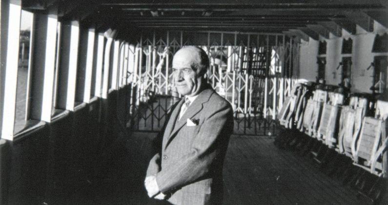 El filósofo español José Ortega y Gasset en el embarcadero de Buenos Aires. ARCHIVO DE LA FUNDACIÓN JOSÉ ORTEGA Y GASSET GREGORIO MARAÑÓN