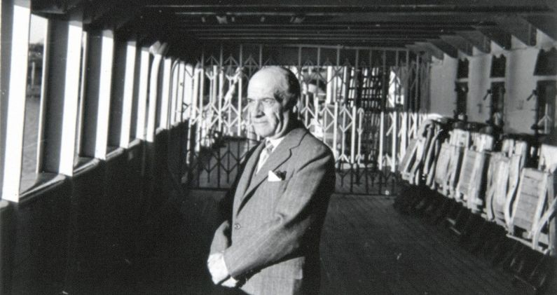 El filósofo español José Ortega y Gasset en el embarcadero de Buenos Aires. ARCHIVO DE LA FUNDACIÓN JOSÉ ORTEGA Y GASSET GREGORIO MARAÑÓN El filósofo español José Ortega y Gasset en el embarcadero de Buenos Aires. ARCHIVO DE LA FUNDACIÓN JOSÉ ORTEGA Y GASSET GREGORIO MARAÑÓN