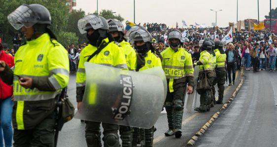 La policía de países como Colombia es acusada de vulnerar los derechos humanos. PIXABAY/JDCIFUENTES