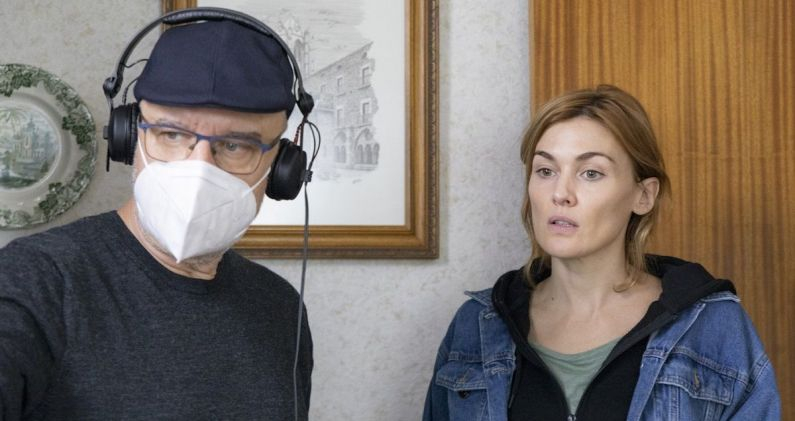 El director Juanjo Giménez Peña y la actriz Marta Nieto, durante el rodaje de la película 'Tres'. CORTESÍA El director Juanjo Giménez Peña y la actriz Marta Nieto, durante el rodaje de la película 'Tres'. CORTESÍA