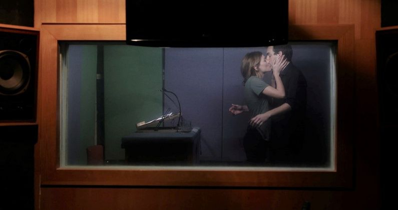 Los actores Marta Nieto y Miki Esparbé, en una escena de la película 'Tres', de Juanjo Giménez Peña. CORTESÍA Los actores Marta Nieto y Miki Esparbé, en una escena de la película 'Tres', de Juanjo Giménez Peña. CORTESÍA