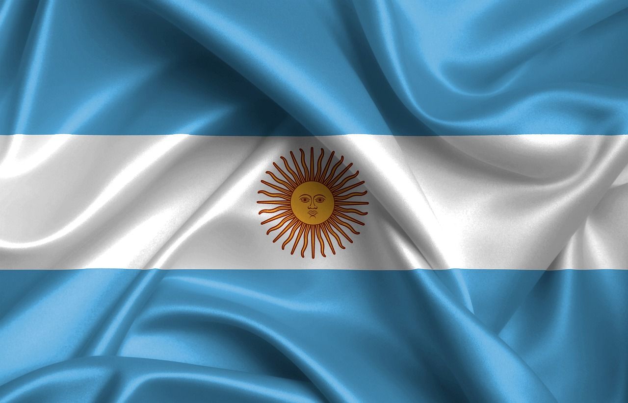 Bandera de Argentina, país que ha abierto sus puertas de par en par al turismo tras la crisis del coronavirius. PIXABAY/SANTIAGO MANOSALVA