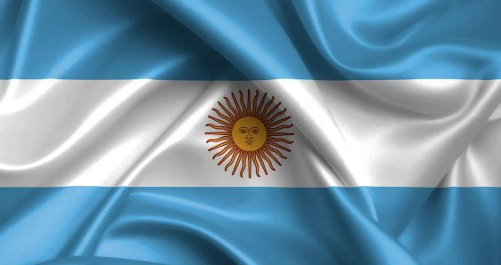 Bandera de Argentina, país que ha abierto sus puertas de par en par al turismo tras la crisis del coronavirius. PIXABAY/SANTIAGO MANOSALVA