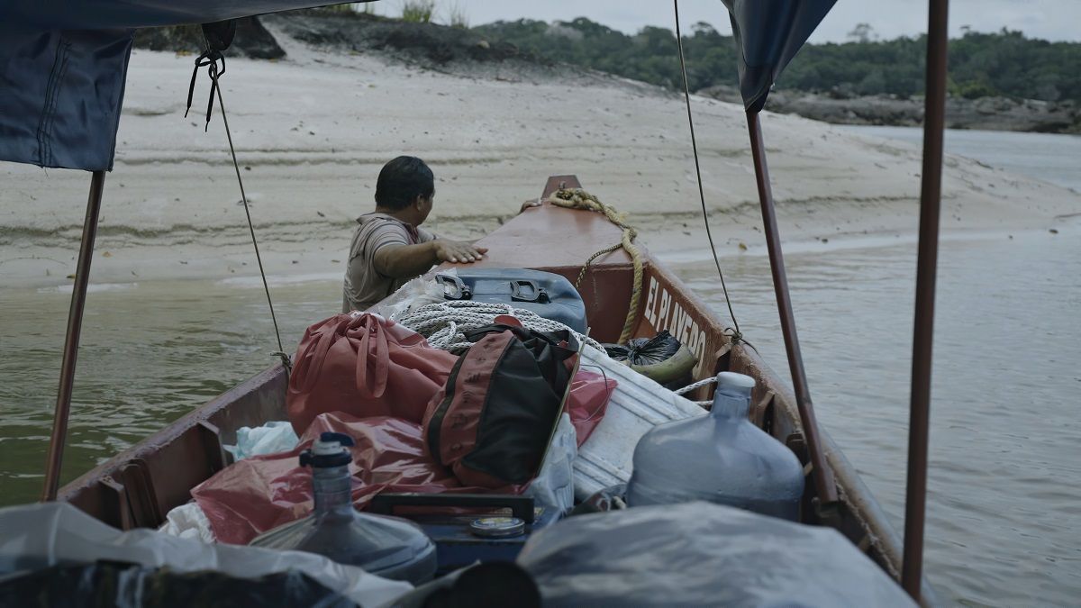En 'Del otro lado', Iván Guarnizo reconstruye el viaje en lancha de su madre por Colombia. GUSANO FILMS En 'Del otro lado', Iván Guarnizo reconstruye el viaje en lancha de su madre por Colombia. GUSANO FILMS